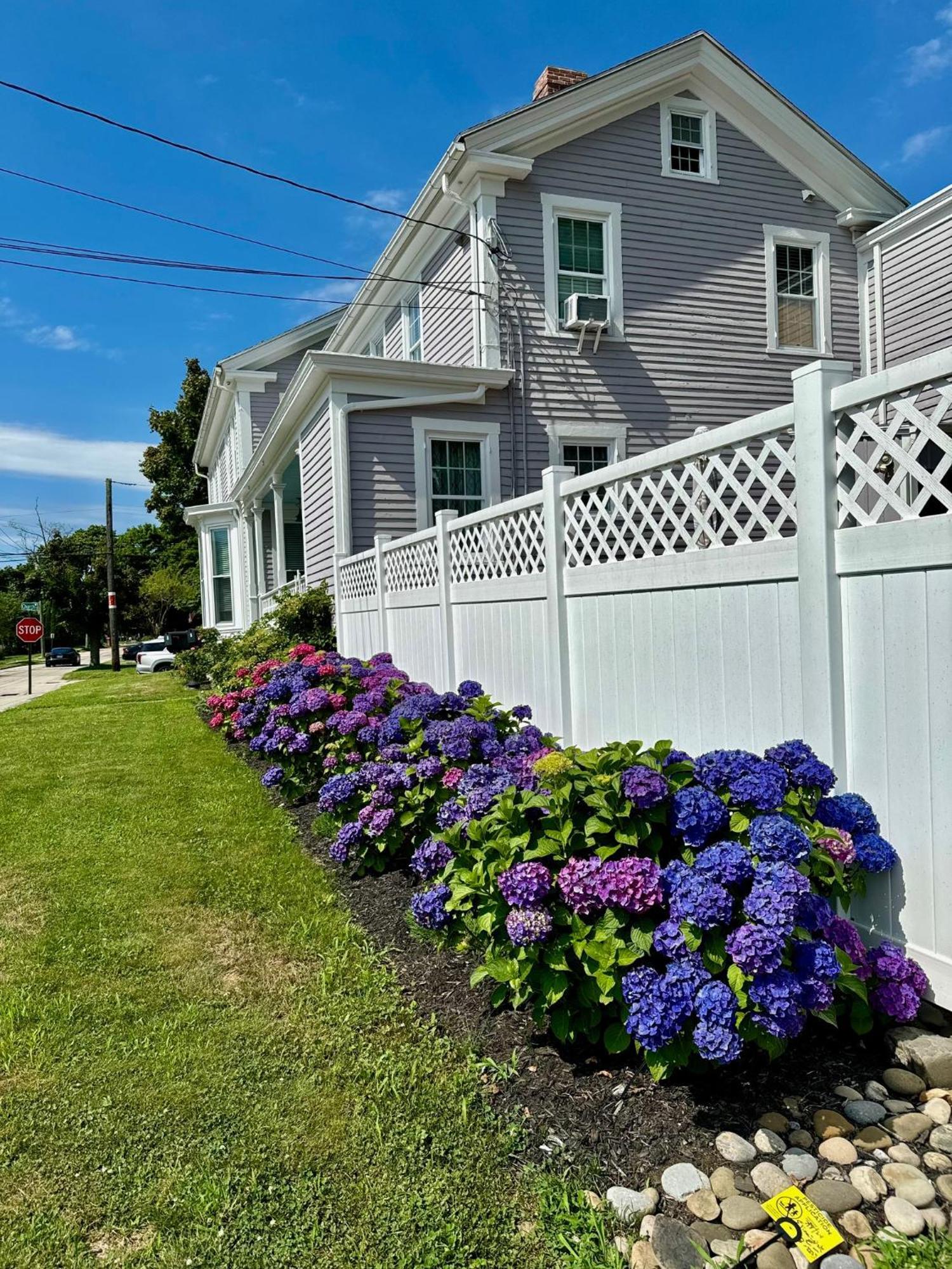 Cheerful Historic 3 Bedroom Townhouse - Downtown Mystic Стонингтон Экстерьер фото